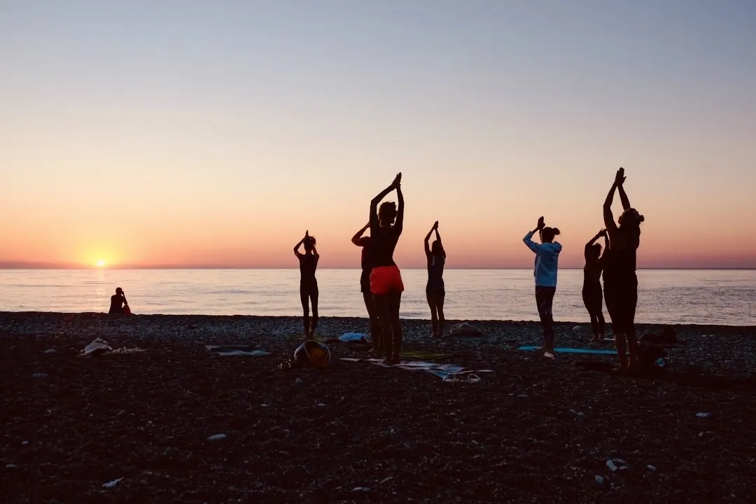 Mindfulness Yoga al tramonto sul Lago di Bolsena