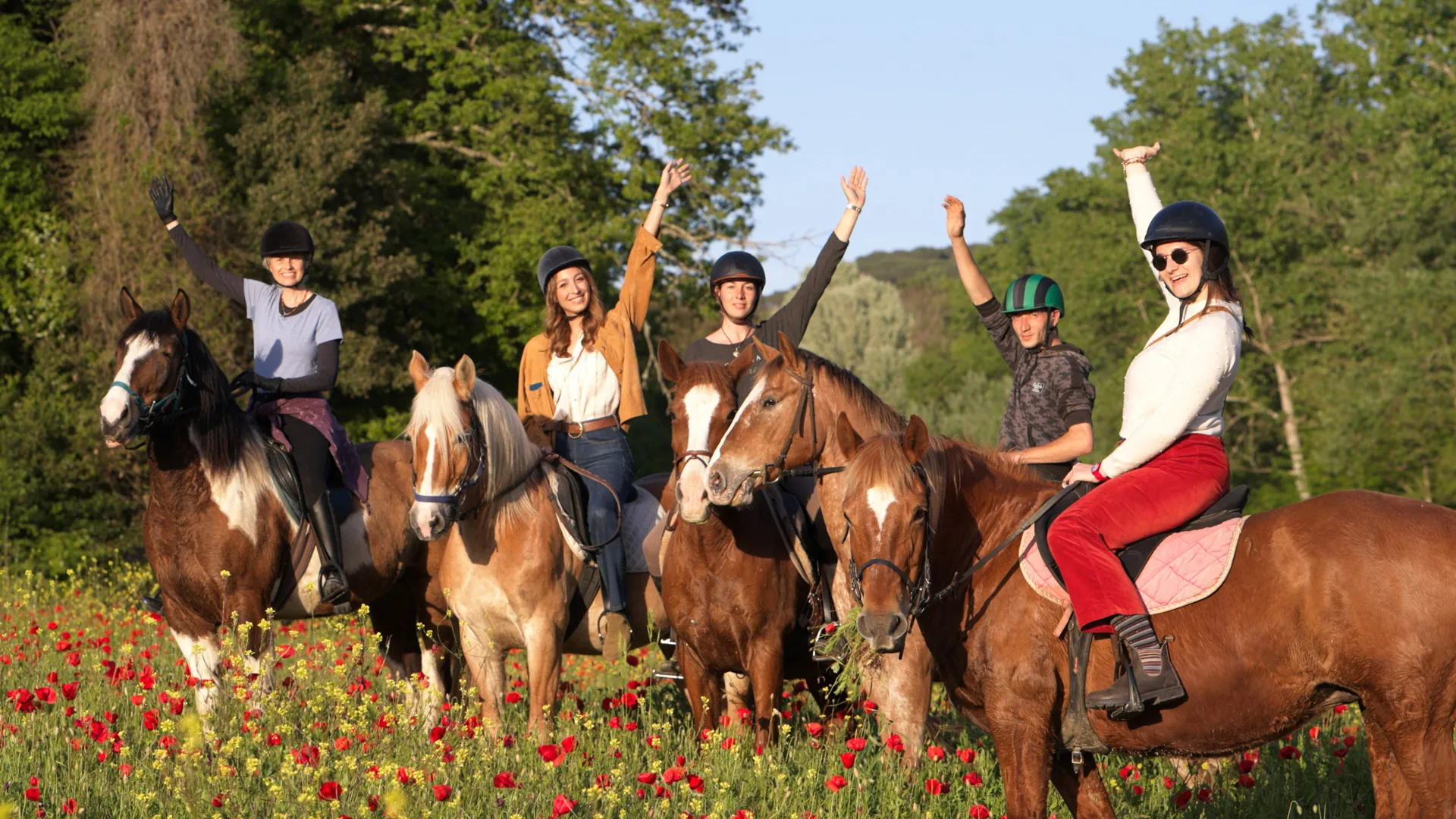 Turismo Esperienziale in Italia: La Nuova Frontiera del Viaggio Autentico 8 Passeggiata a cavallo a Siena