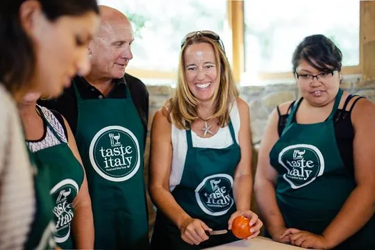 Lezione di Cucina Toscana e Pranzo in Fattoria con Tour del Mercato | Firenze