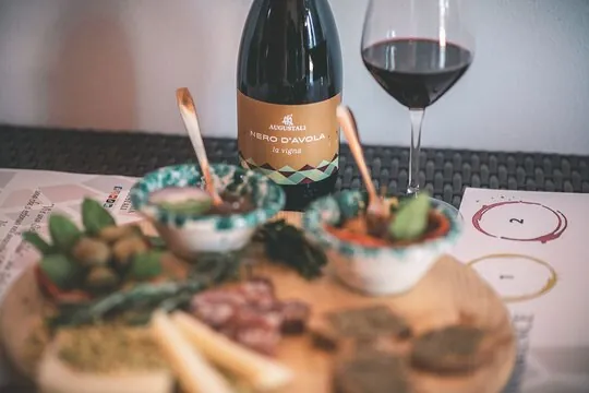 Esperienza Autentica: Raccolta delle Olive e Degustazione Vini e Olio con Brunch ad Alcamo | Trapani