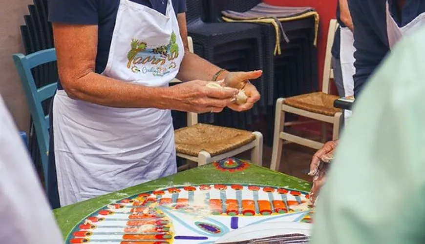 Corso di Cucina Arancine a Taormina: Il Vero Street Food Siciliano